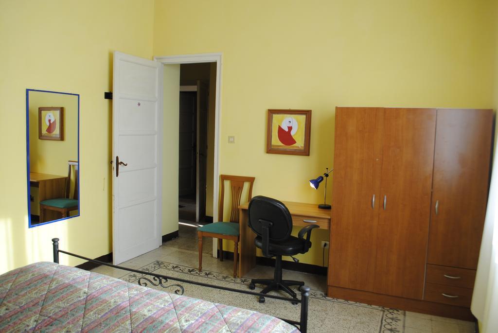 Trivani Perez Palermo Room photo