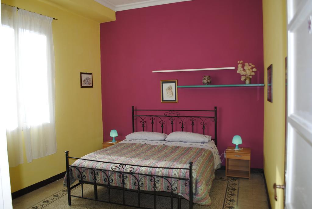 Trivani Perez Palermo Room photo